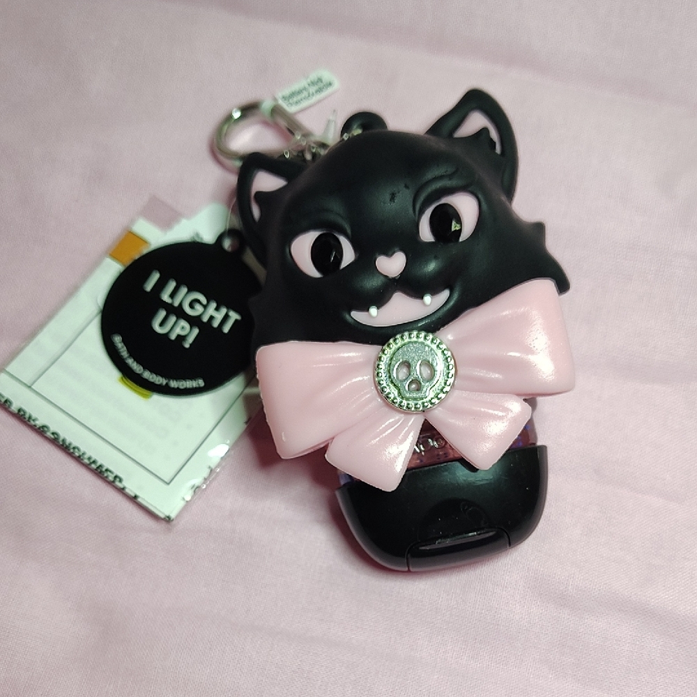 Bath & Body Works Creepy Cat Pocketbac Holder & Ghoul Friends Hand Sanitizer NWT